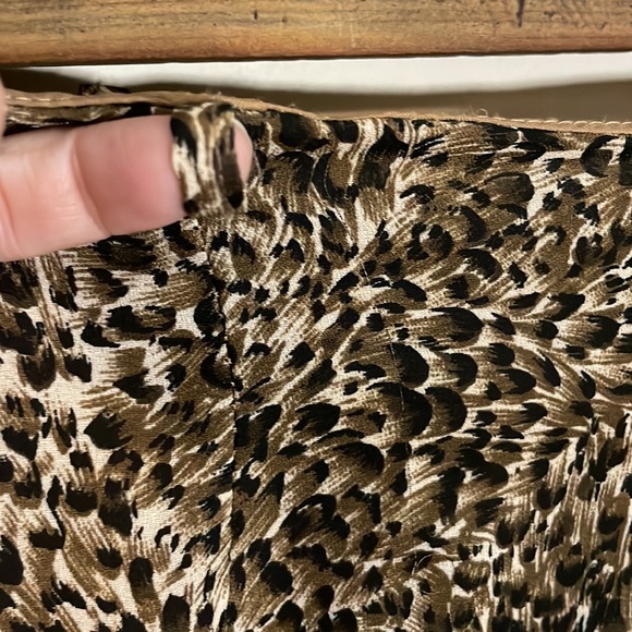 2/$25 90’s Jones Designs Leopard Print Skirt Size 10 - Picture 8 of 14